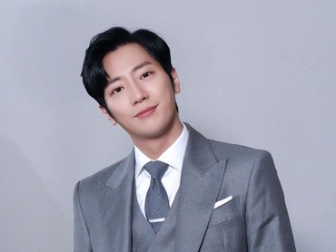 Wajah Istri Lee Sang Yeob di Hari Pernikahan Jadi Sorotan