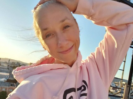 Terpopuler: Alexandra Grant, Kekasih Keanu Reeves yang Ternyata Sosok Luar Biasa