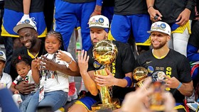 FOTO: Trio Maut Golden State Warriors Kembali Juara NBA