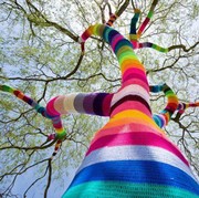 Mengenal Yarn Bombing, Seni Rajut di Tempat Publik