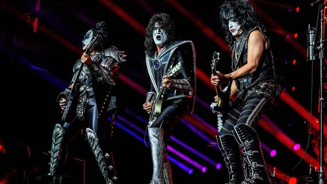 KISS Mengubah Melodi Cuan dengan Menjual Katalog Musik dan Identitas Ikonik