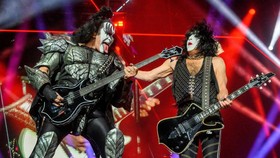 FOTO: Bukti Umur Panjang Eksistensi Band KISS di Copenhell 2022
