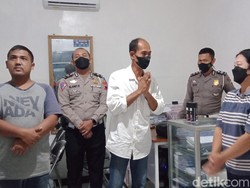 Jip Halangi Ambulans di Klaten Berakhir Salaman