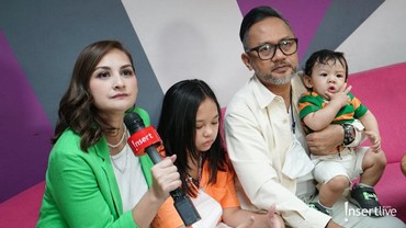 img-title Rawat Keponakan, Mona Ratuliu Senang Rumah Semakin Ramai