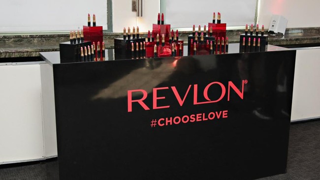 Revlon, perusahaan kosmetik raksasa asal Amerika Serikat (AS), mengajukan bangkrut setelah 90 tahun beroperasi. Berikut kronologinya.