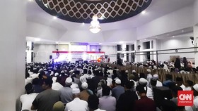 Ribuan Jemaah Padati Masjid Menunggu Ceramah UAS di Jonggol Bogor