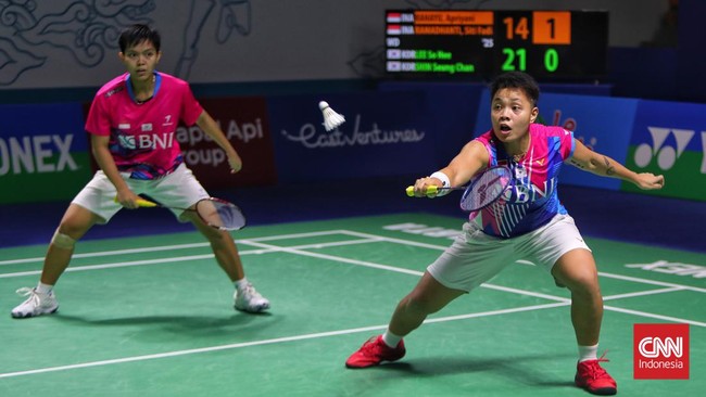 Apriyani Rahayu/Siti Fadia Silva berhasil lolos ke perempat final Malaysia Open dengan menaklukkan unggulan keenam, Nami Matsuyama/Chiharu Shida.