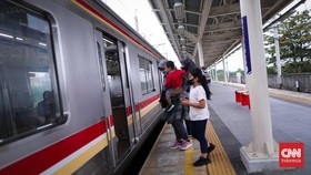 Menhub Pastikan Tarif KRL Tak Naik di 2023