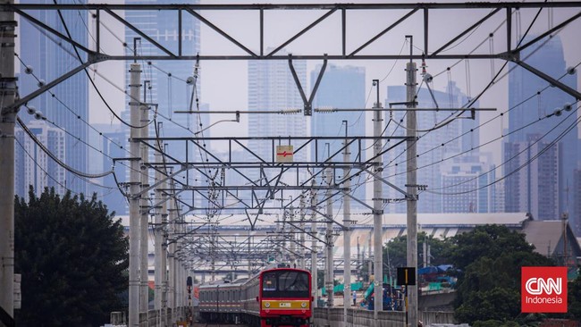 Pengguna KRL Jabodetabek bisa naik sarana transportasi itu dengan membeli tiket melalui aplikasi Gojek dengan fitur GoTransit.