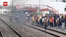 VIDEO: Kebijakan Penerimaan Calon Tentara Sebabkan Kerusuhan Di India