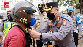 VIDEO: Operasi Patuh Jaya Di Jakbar, Pelanggar Malah Dikasih Helm
