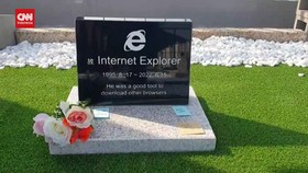 VIDEO: Ditinggal 'Mati' Internet Explorer, Korsel Buat Batu Nisan