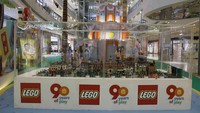 <p>Di <em>90 Years of Play Imagination Playground</em>, Bunda dan Si Kecil bisa melihat berbagai macam koleksi LEGO dari masa ke masa. Cocok banget jadi tempat liburan akhir pekan. (Foto: Rilis Resmi HaiBunda)</p>