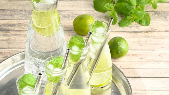Jadi Minuman Diet Favorit Selebritas, Ini Resep Infused Water yang Bikin Segar dan Anti-Gagal!