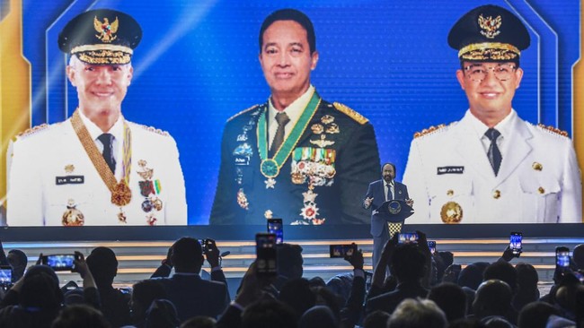Survei Saiful Mujani Research and Consulting (SMRC) memprediksi Pilpres 2024 diwarnai politik identitas kalangan nasionalis vs Islamis jika Ganjar melawan Anies