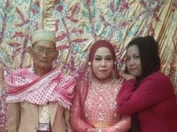 Kakek Usia 90 Nikahi Mantan Kakak Ipar 28 Tahun, Eks Istri Ikut Bahagia