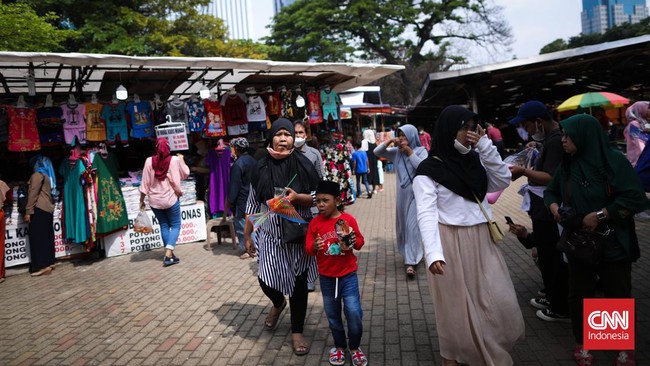FOTO: Warga Jakarta Siap-siap, Monas Buka Lagi untuk Umum