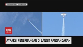 VIDEO: Atraksi Penerbangan di Langit Pangandaran