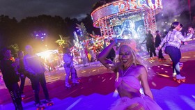 FOTO: Main Skate Sambil Disko di Central Park New York