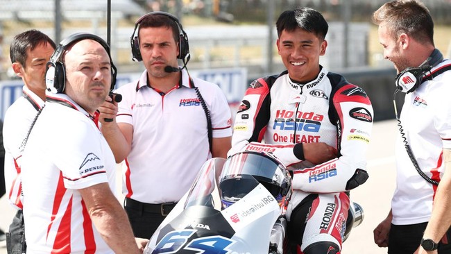 Pembalap Indonesia Mario Aji mengalami kesialan pada balapan Moto3 Jerman 2022 di Sirkuit Sachsenring, Minggu (19/6).