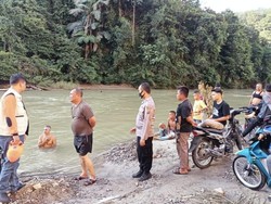 2 Santri Asal Labuhanbatu Hanyut saat Wisata di Sungai Labura