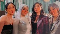 <p>Sivia Azizah melangsungkan pernikahannya pada Sabtu (18/6/2022). Kabar tersebut sontak mengejutkan penggemarnya, Bunda. (Foto: Instagram Stories @siviaazizah)</p>