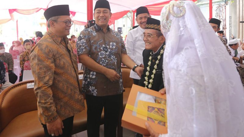 Wali Kota Semarang Hendrar Prihadi terus berkomitmen untuk memberikan pelayanan gratis kepada warga di Ibu Kota Jawa Tengah