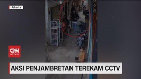VIDEO: Aksi Penjambretan Terekam CCTV