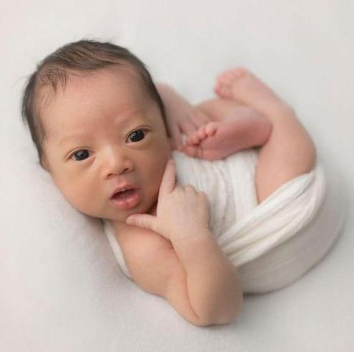 <p>Wajah imut Gin diperlihatkan Gilang Dirga di galeri Instagram-nya. Lebih mirip ayah atau bundanya nih? (Foto: Instagram @gilangdirga)</p>