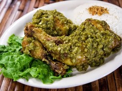 Bawa Duit Rp 15 Ribu Bisa Makan Ayam Penyet Sambal Ijo di 5 Tempat Ini
