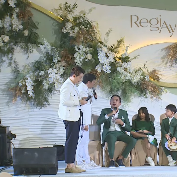 <p>"Alhamdulillah 1 dekade bersama duhai kembaran 3 anakku," tulisnya melalui akun Instagram @mrsayudewi. (Foto: YouTube Ayu Dewi)<br /><br /><br /></p>
