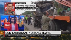 VIDEO: Bus Tabrakan, 7 Orang Tewas