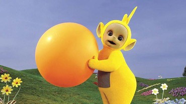 img-title Cantiknya Nikky Smedley di Balik Topeng Lala Teletubbies