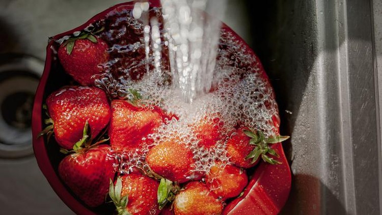Cara simpan strawberry agar lebih awet dan tetap segar