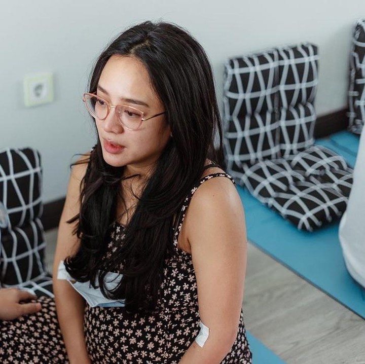 <p>"Sebagai orang yg cukup mengikuti perjalanan kalian berusaha, gua ikutan bahagia dengan hadirnya personil baru di keluarga kecil kalian. <em>You guys are gonna be a great parents</em> @dea_ananda @arielnidji," ujarnya. (Foto: Instagram @dea_ananda)<br /><br /><br /></p>