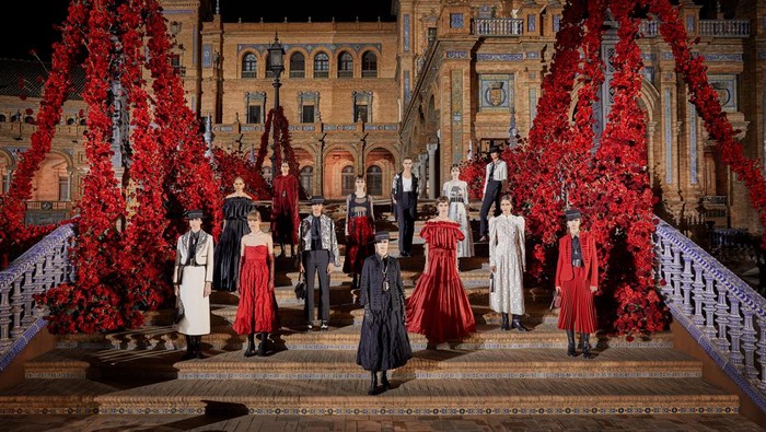 Fakta Menarik dari Koleksi Dior Resort 2023 yang Terinspirasi Budaya Spanyol Fakta Menarik dari Koleksi Dior Resort 2023 yang Terinspirasi Budaya Spanyol