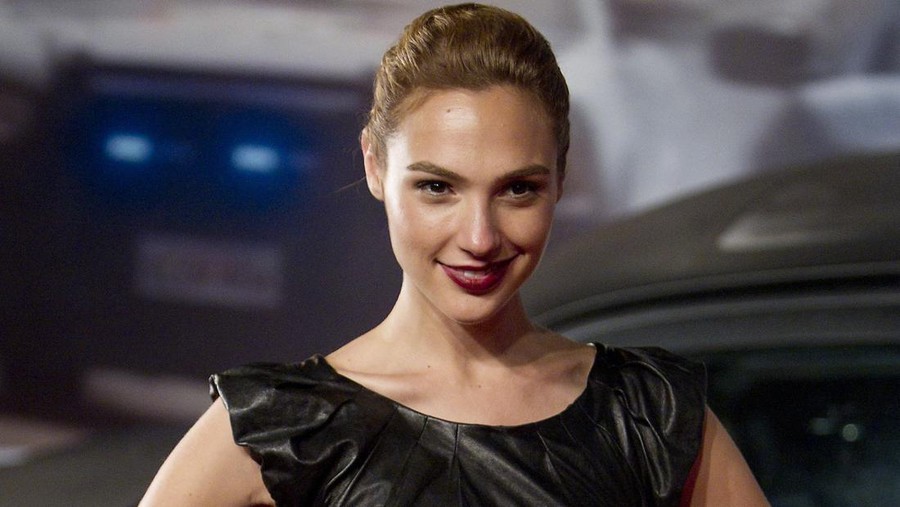 Gal Gadot RIO DE JANEIRO, BRAZIL - APRIL 15: Gal Gadot poses for photographers during the premiere of the movie "Fast and Furious 5" at Cinepolis Lagoon on April 15, 2011 in Rio de Janeiro, Brazil. (Photo by Buda Mendes/LatinContent via Getty Images)