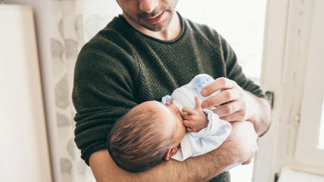 Wacana Cuti Ayah 40 Hari, Berapa Lama Cuti Ayah di Indonesia Sekarang? Cuti ayah dikenal sebagai cuti ayah paternity leave. Namun berapa lama sih sekarang cuti ayah yang berlaku sekarang?