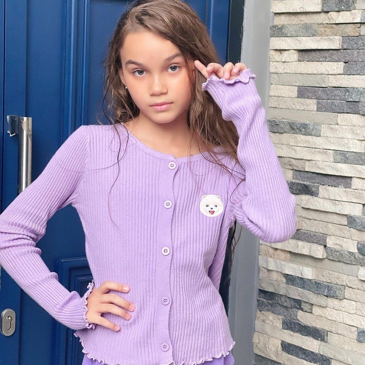 <p>Melaney kerap bagikan potret cantik Chloe melalui Instagramnya. Ia tak menyangka kalau anak gadisnya kini tumbuh dengan cepat. "Gadis <em>(not so)</em> cilik.. kesayangan Mommy! Chloe, <em>my Abuba girl</em>,” tulisnya sebagai <em>caption</em>. (Foto: Instagram @melaney_ricardo)</p>