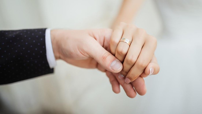 6 Hal yang Harus Dipertimbangkan Sebelum Perempuan Mengorbankan Kariernya Demi Pernikahan