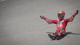 Top 3 Sports: Bagnaia Pole Position, Israel Bakal Tampil di Indonesia