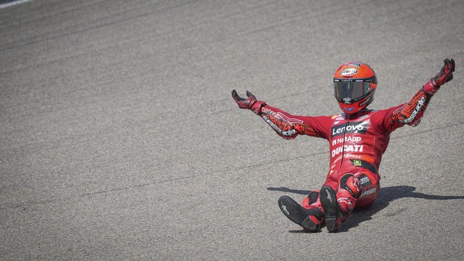 Bila ada predikat pembalap paling apes di MotoGP 2022 sejauh ini, label tersebut layak disematkan pada Francesco Bagnaia setelah gagal finis di MotoGP Jerman.