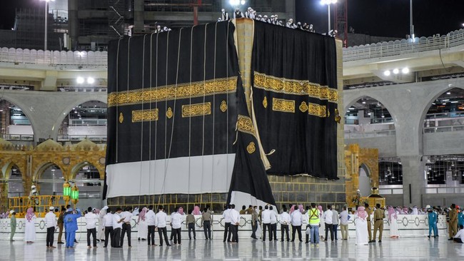Tak ada pesawat yang melintas di atas langit Mekah dan Ka'bah kecuali karena urusan darurat. Apa penyebabnya?