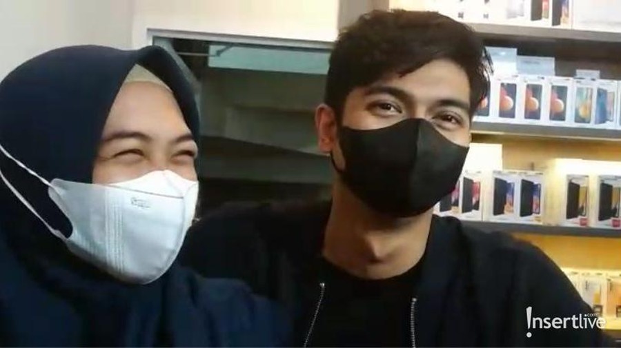 Ria Ricis dan Teuku Ryan Ria Ricis dan Teuku Ryan