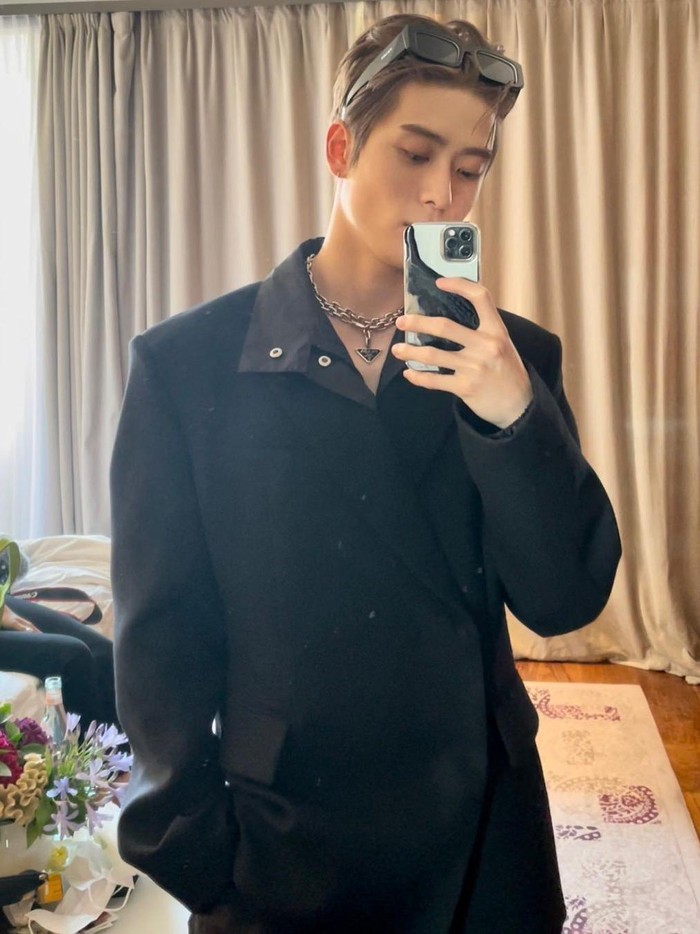 Sehari usai menghadiri event terbaru Prada 'SS23 Prada Menswear Fashion Show' di Milan, Italia pada Minggu, (19/6) kemarin, Jaehyun NCT resmi ditunjuk sebagai brand ambassador dari Prada./ Foto: instagram.com/_jeongjaehyun