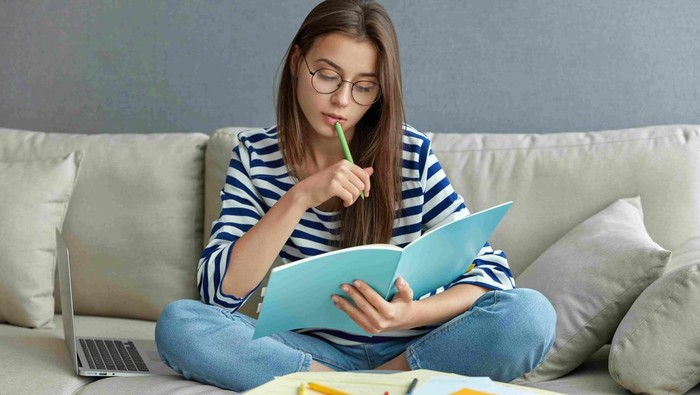 Berencana Tes IELTS Tanpa Kursus? Praktikkan Kiat Ini, yuk! Bikin Kantongmu Tetap Aman lho Berencana Tes IELTS Tanpa Kursus? Praktikkan Kiat Ini, yuk! Bikin Kantongmu Tetap Aman lho