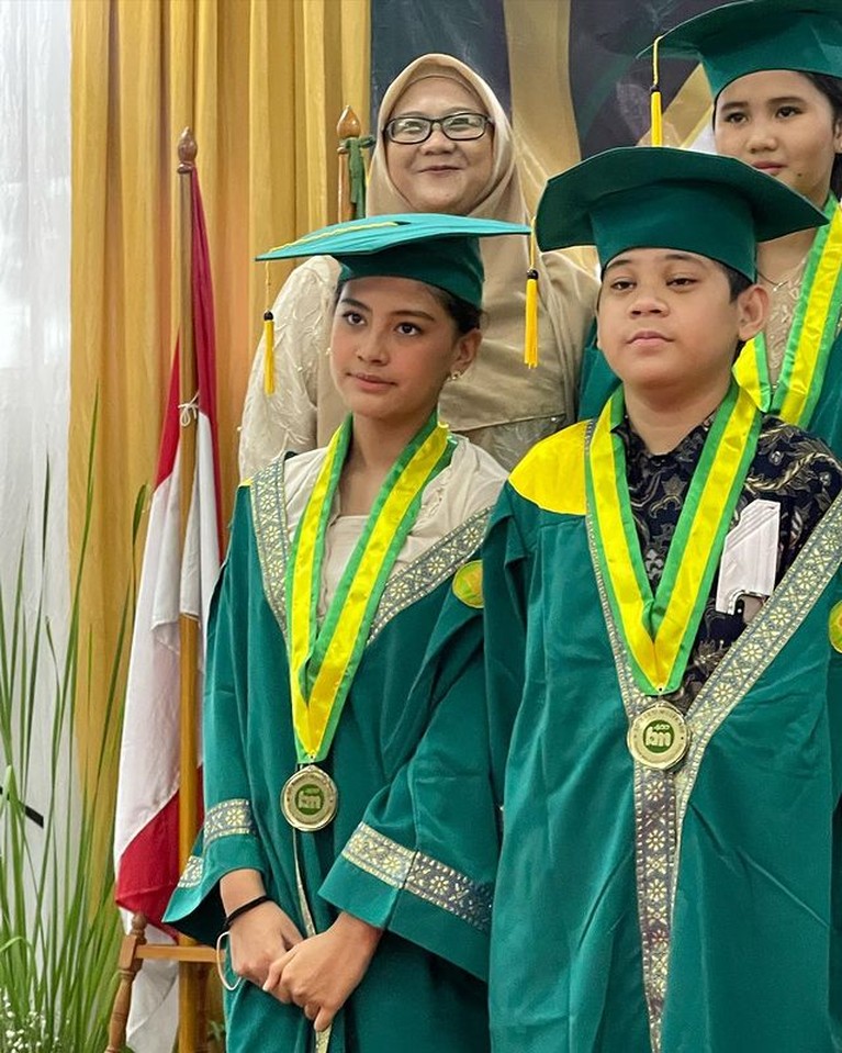 Tyna Dwi Jayanti dan Kenang Mirdad Tyna Dwi Jayanti dan Kenang Mirdad