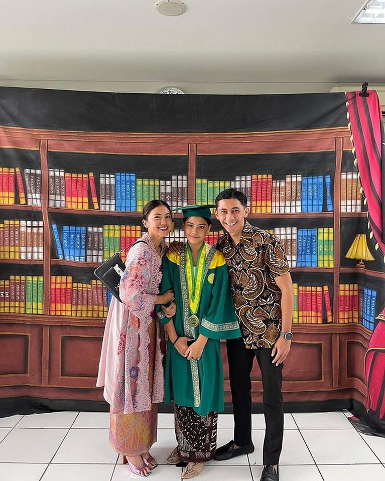 Tyna Dwi Jayanti dan Kenang Mirdad Tyna Dwi Jayanti dan Kenang Mirdad