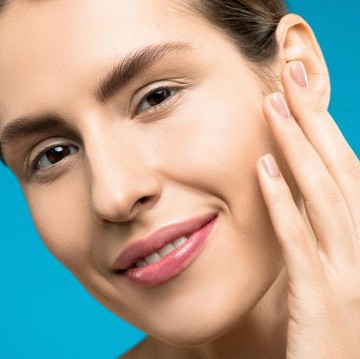 img-title Cuaca Panas Bikin Gerah, Ini 5 Pilihan Foundation dari Brand Lokal yang Ringan di Kulit!