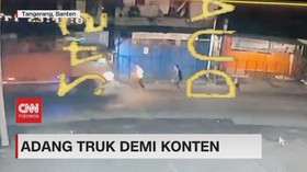 VIDEO: Adang Truk demi Konten